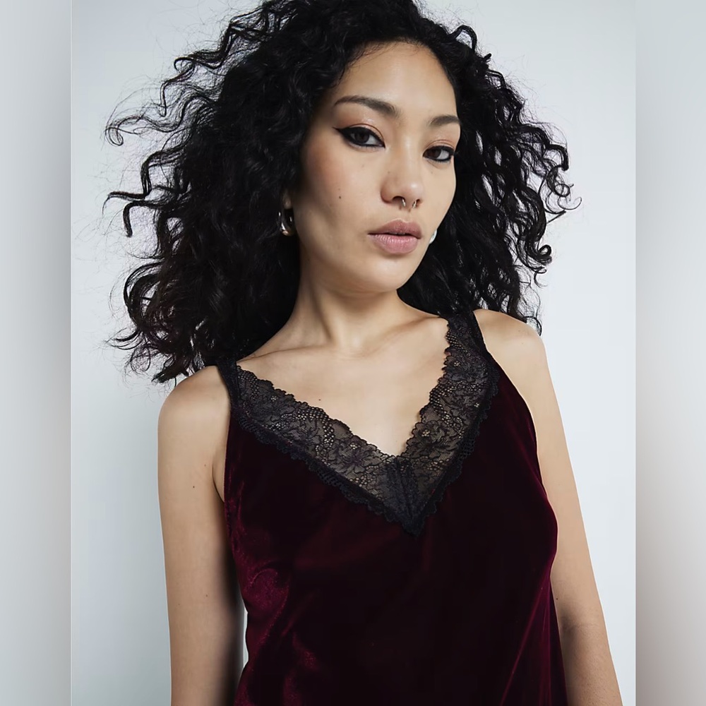 River Island Deep Red Velvet Lace Camisole.NWT.